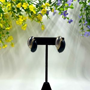 Carolee signed Vintage Abstract Design Clip On Earrings